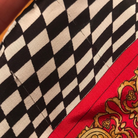 Large silk scarf - Picture 7 of 7